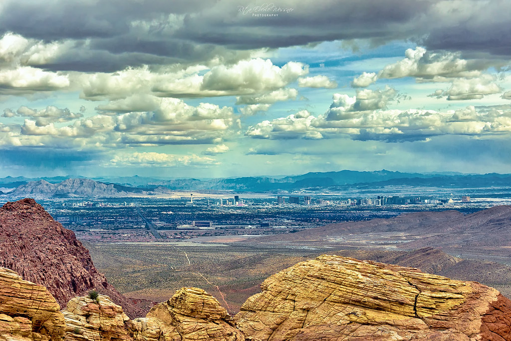From a distance (Las Vegas, Nevada, seen from Red Rock Can… Flickr