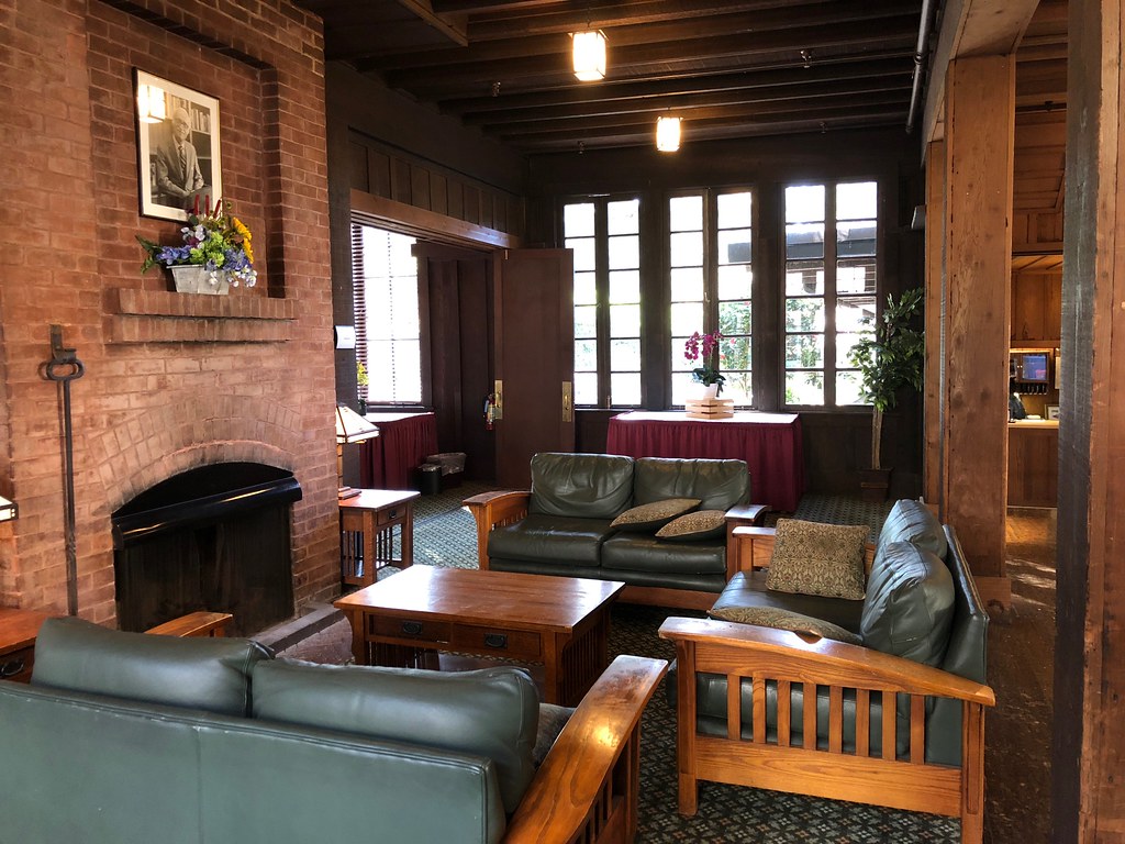 UC Berkeley Faculty Club "Originally designed by famous Be… Flickr