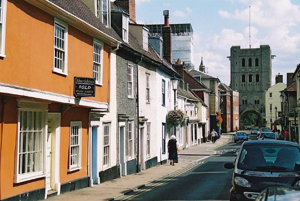 Churchgate St. Bury St Edmunds Looking down to the Norman … Flickr