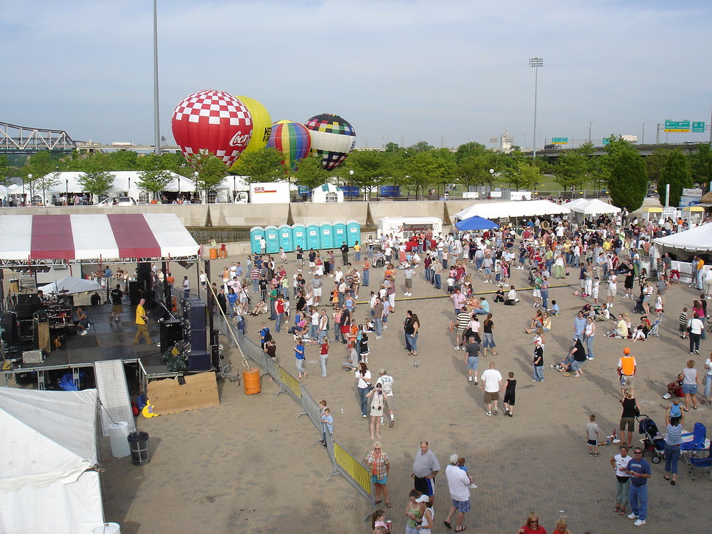 Chow Wagon Downtown Louisville, KY (5306) merfam Flickr