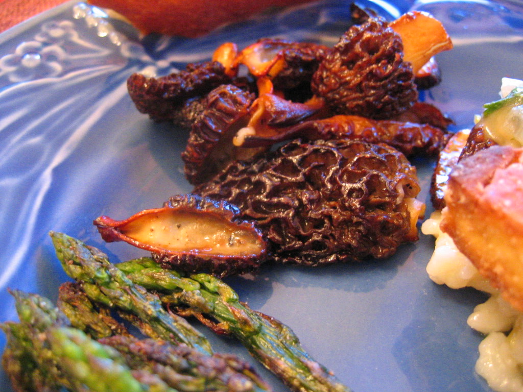 morel_and_asparagus closeup of morel mushrooms and grille… Flickr