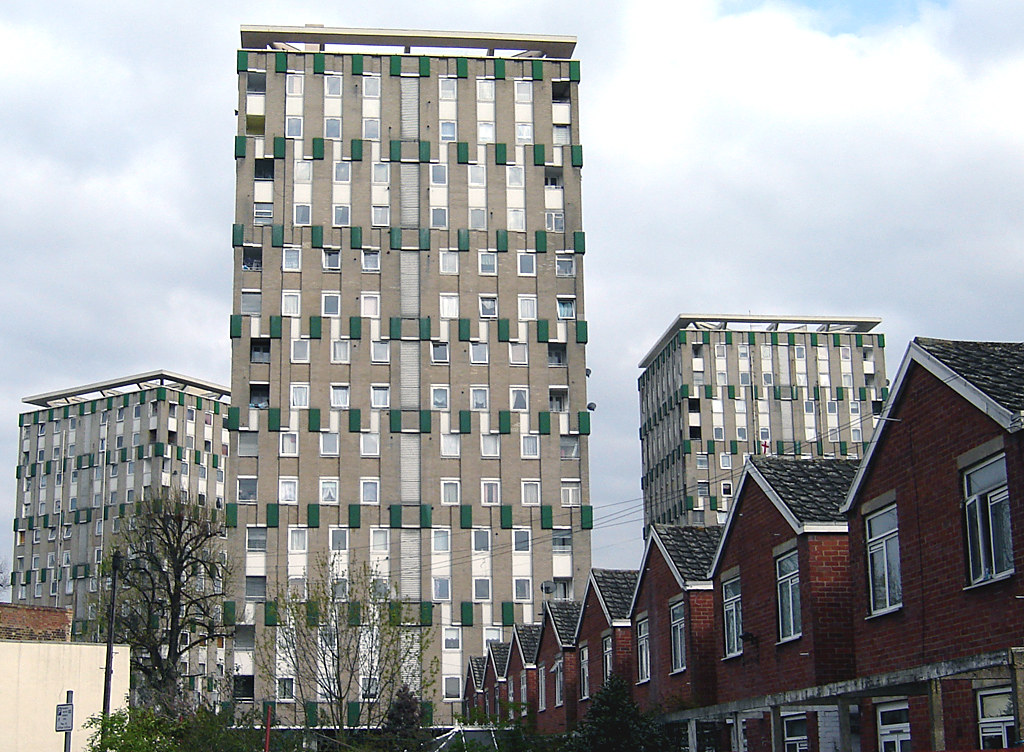 Cranbrook Estate, Bethnal Green Sadly, didn't note the est… Flickr