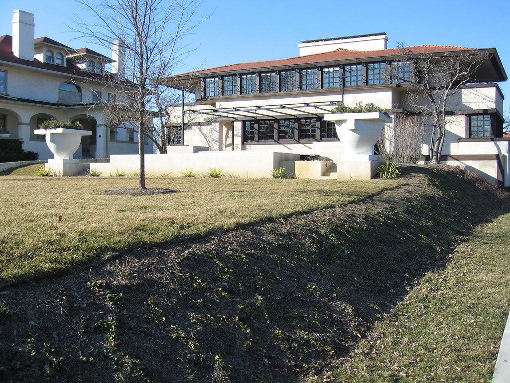 Westcott House A photo of Frank Lloyd Wright's Westcott Ho… Flickr