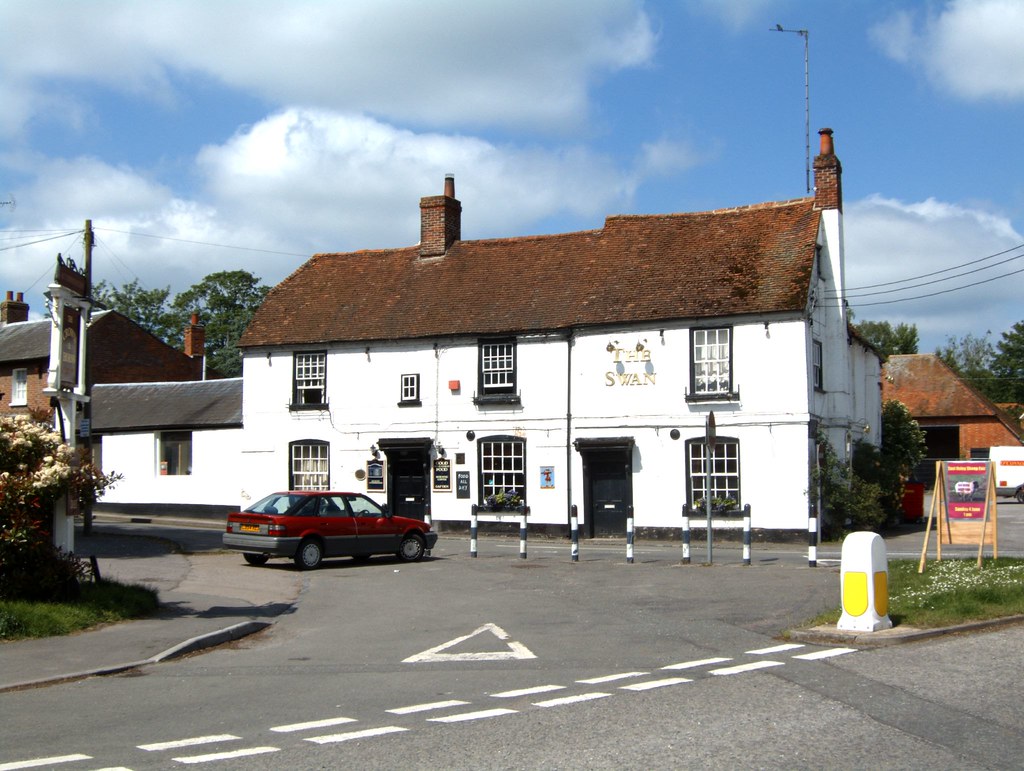 Pub in East Ilsley A pub in East Ilsley, Berkshire Jon Combe Flickr