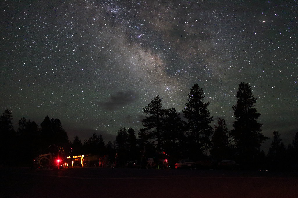 Bryce Canyon Astronomy Festival Tourists look through tele… Flickr