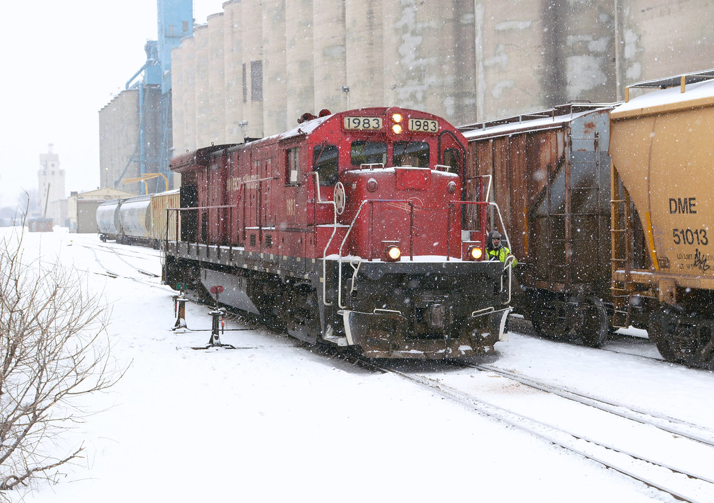 MNNR 1983 Pickup The Hiawatha Job prepares to pick up som… Flickr