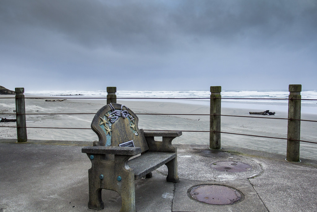 Nye Beach bench, Oregon In the early 1800s, the beach that… Flickr