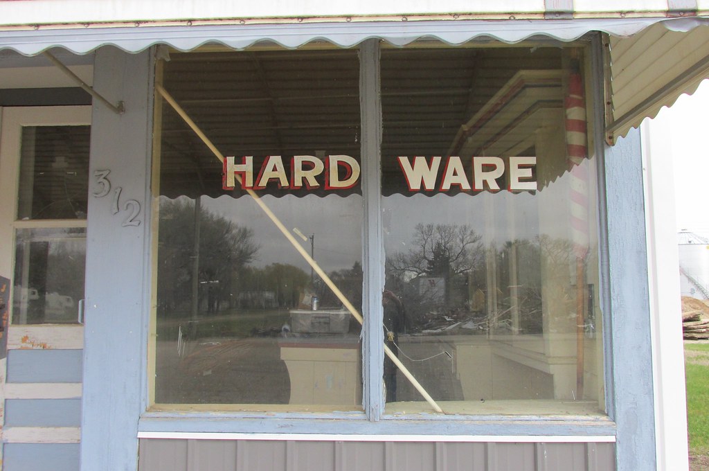 Abandoned Building Blunt, SD Blunt is a small town in Hu… Flickr