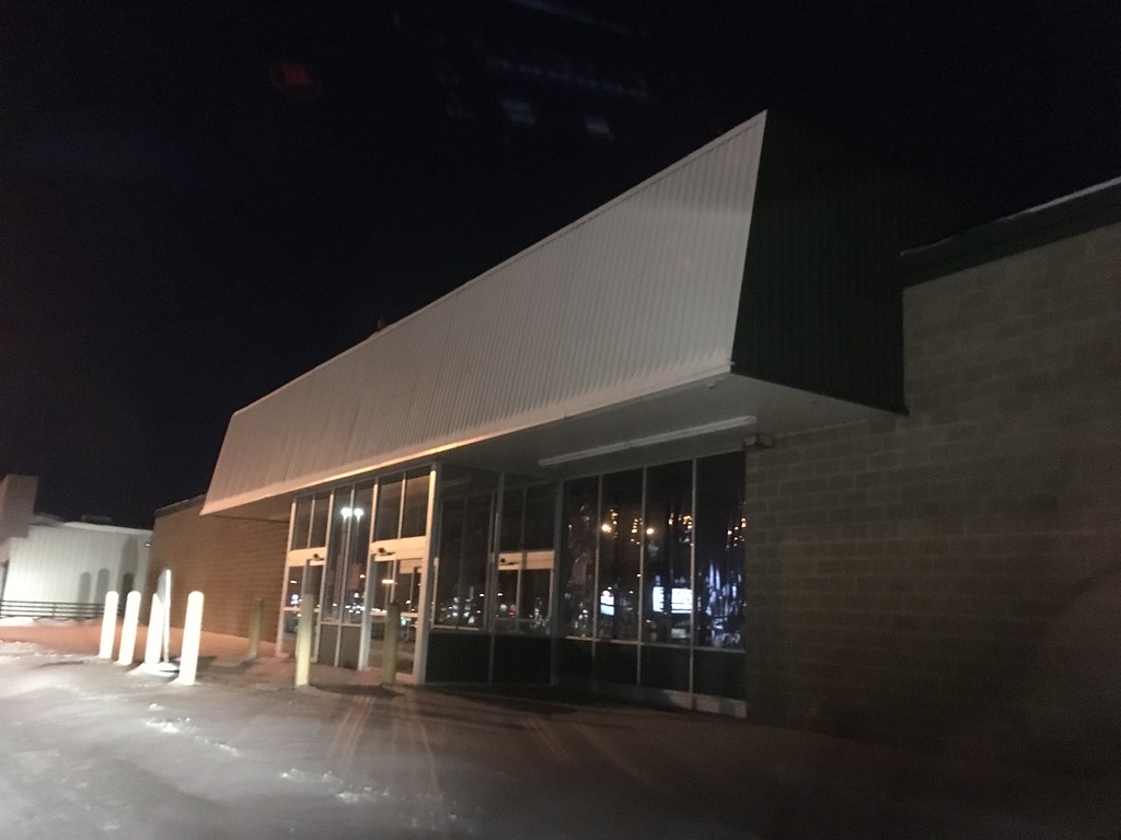 Former Kmart Former small Kmart store in Yankton, SD. The … Flickr