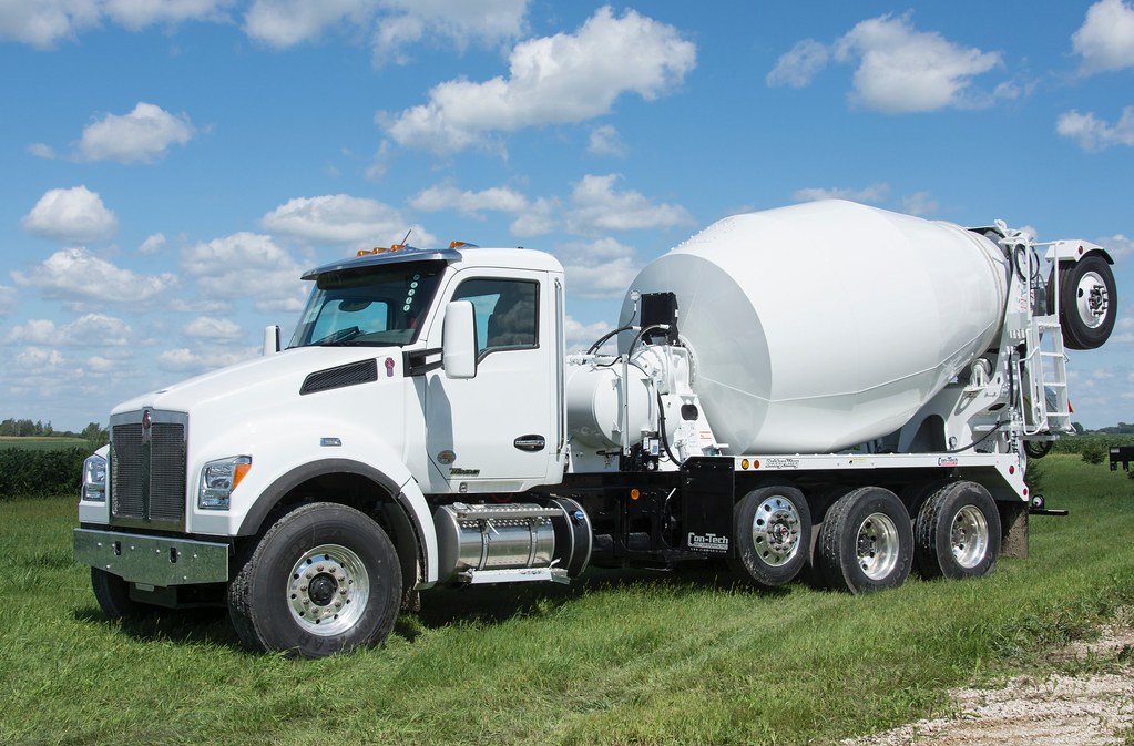 Kenworth T880S White Mixer CIM This Kenworth T880S mixer… Flickr