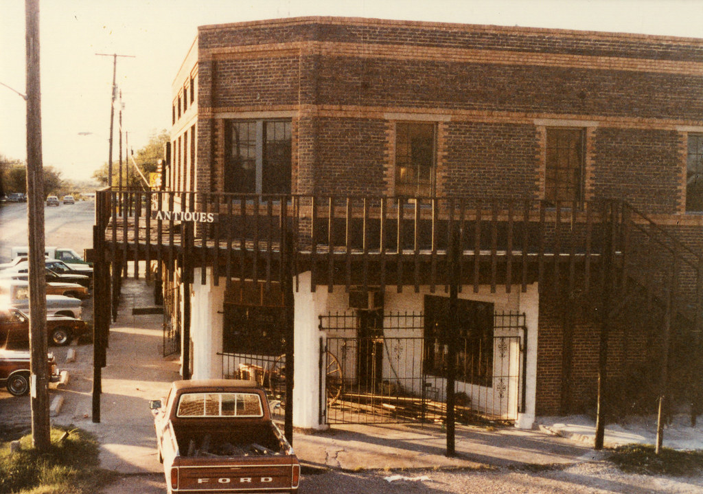 Chrome, Texas, Around 1982, Chrome was the capital of the grain wagon... Flickr