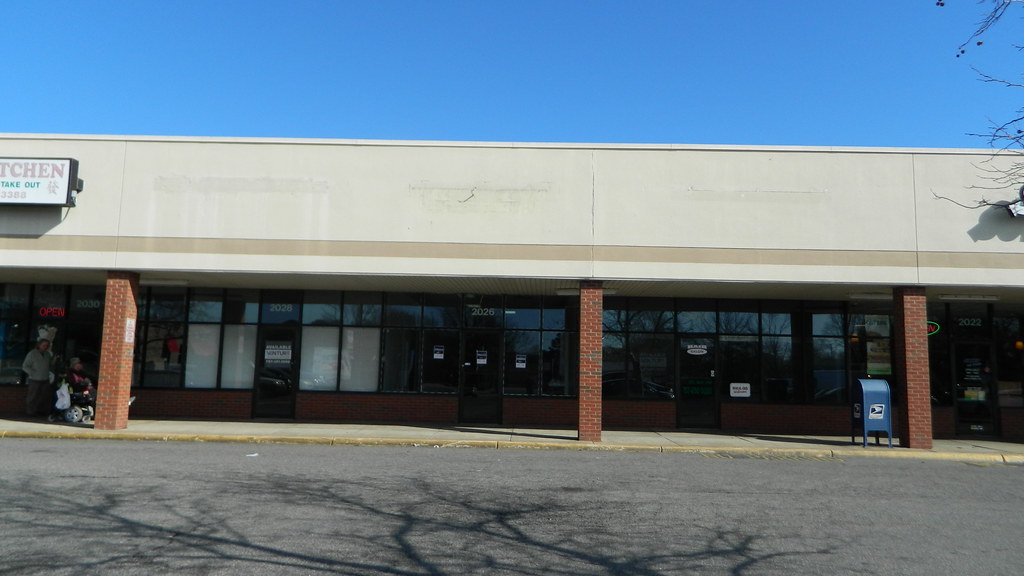 Nickerson Plaza stores a photo on Flickriver