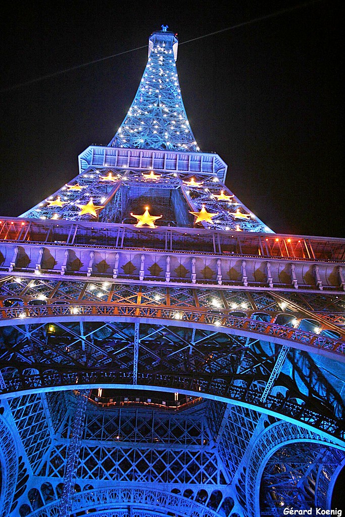 La Tour Eiffel aux couleurs de l' Europe Gerard Koenig Flickr