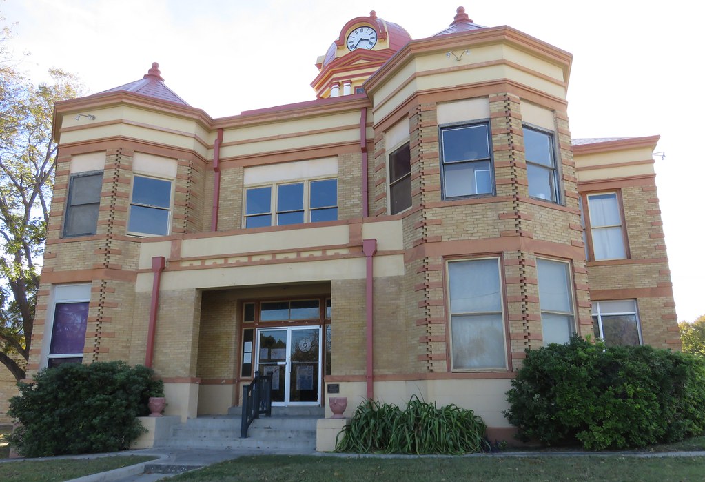 Kinney County Courthouse (Brackettville, Texas) Built in 1… Flickr