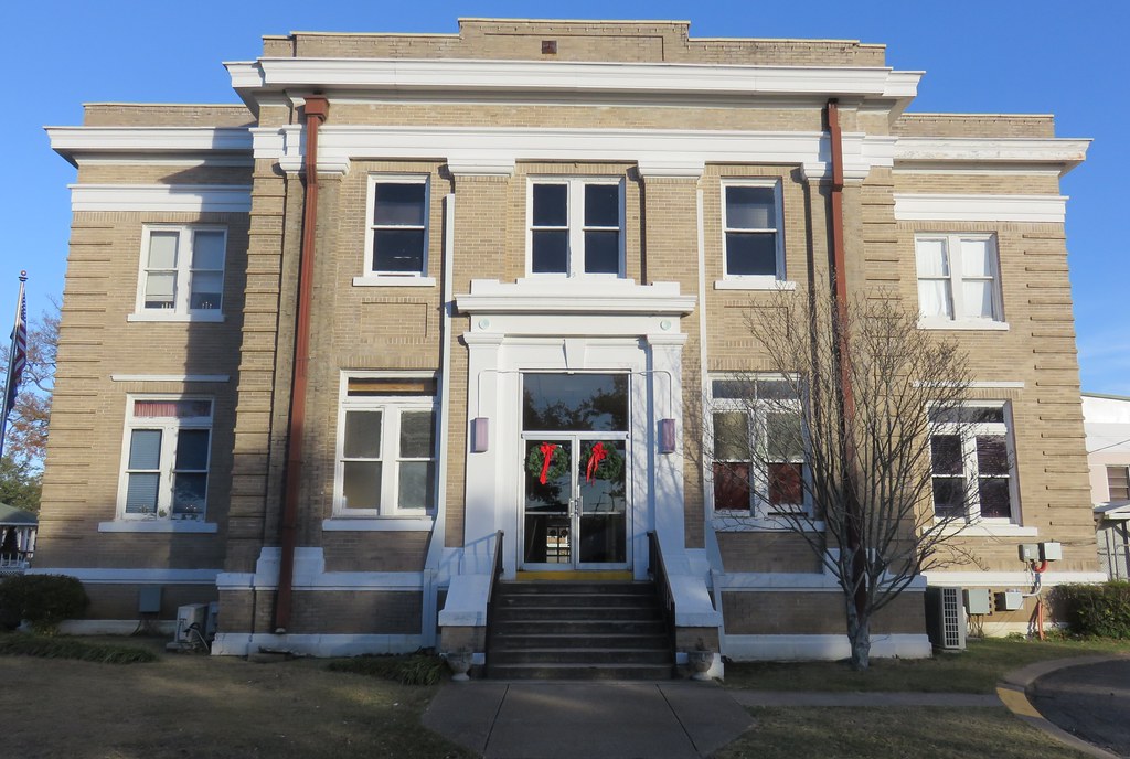 West Carroll Parish Courthouse (Oak Grove, Louisiana) Flickr