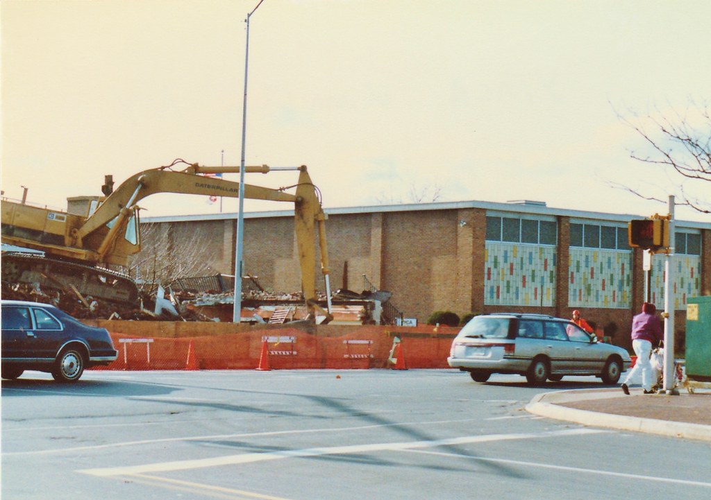 THE YMCA KINGSTON NY NOV 1991 Demolition seen on Nov 26,19… Flickr