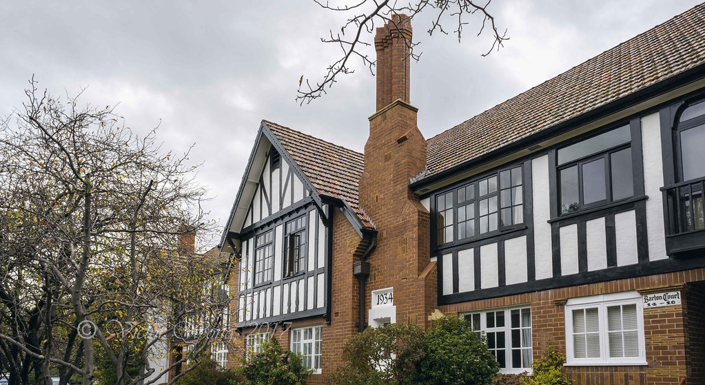 Barton Court apartment complex Canberra, Australia Apr 2… Flickr