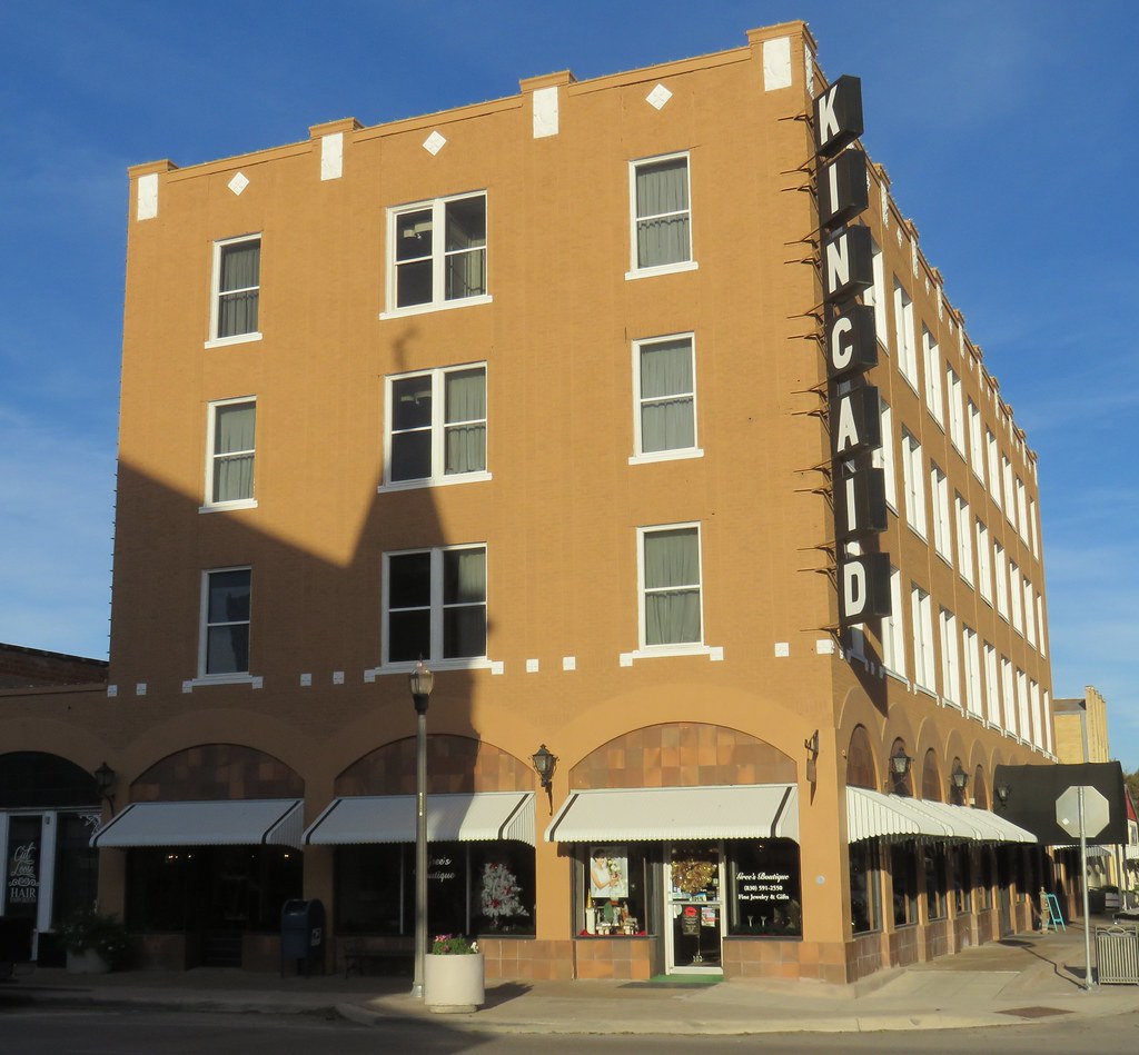 Kincaid Hotel (Uvalde, Texas) Built in 1927, this structur… Flickr
