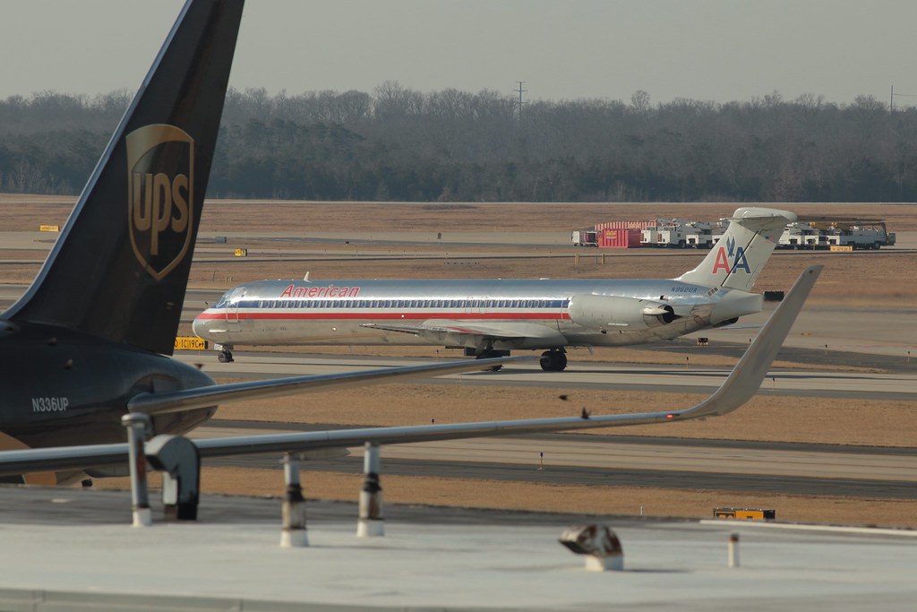 American Airlines N9622A McDonnell Douglas MD83 IAD Dulle… Flickr