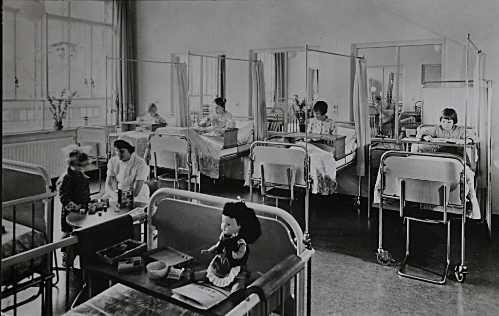 1969 Sint Antonius Ziekenhuis | Sneek Kinderafdeling | Leen Steenvoorde | Flickr