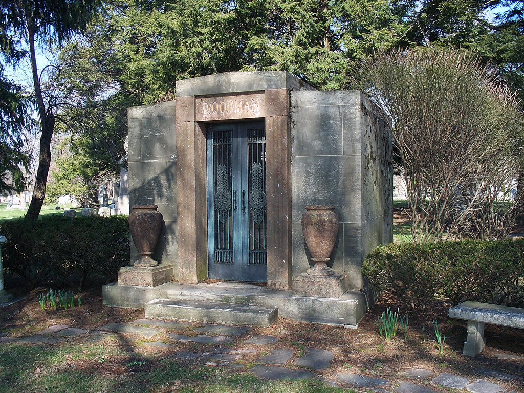 OH Toledo Woodlawn Cemetery Mausoleum at Woodlawn Cemete… Flickr