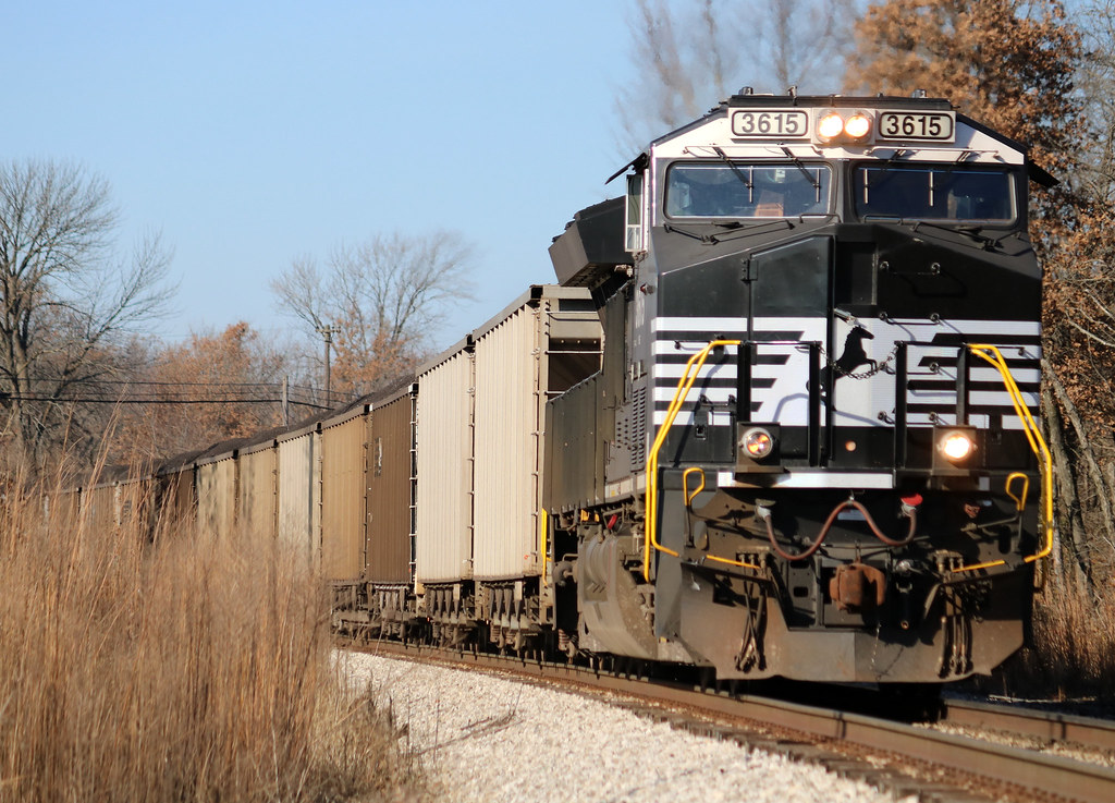 Dugger, Indiana A solo NS Gevo leads a coal train on the I… Flickr
