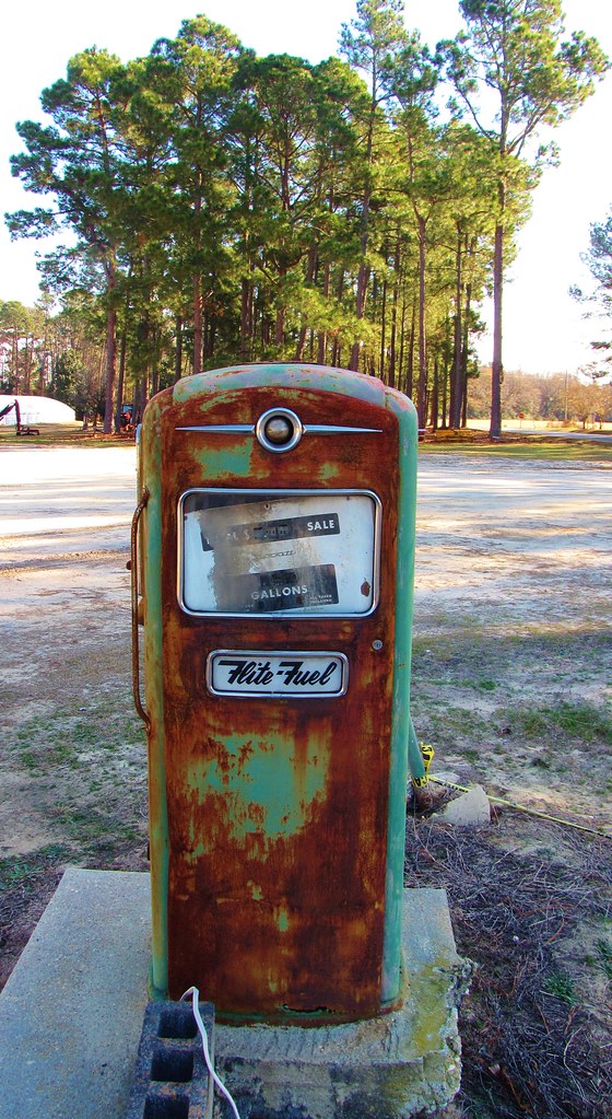 FliteFuel A nice old gas pump at Salemburg Gin and Cotton… Flickr