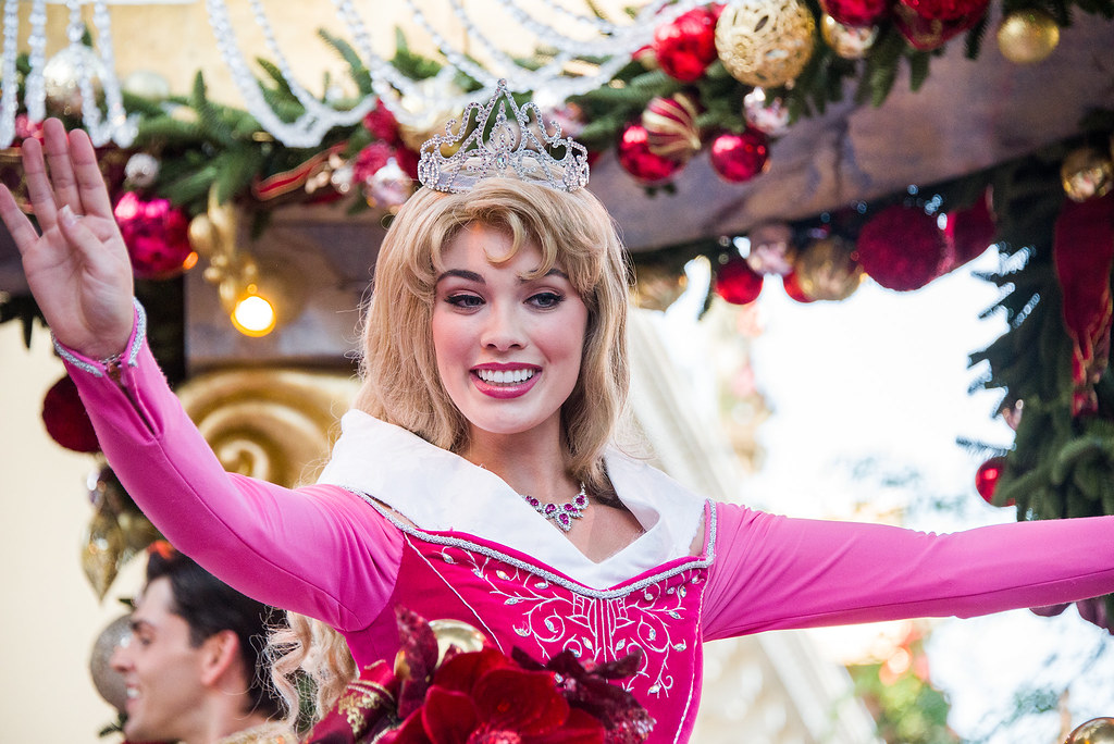 Aurora Christmas Parade 2024 Buffy Coralie