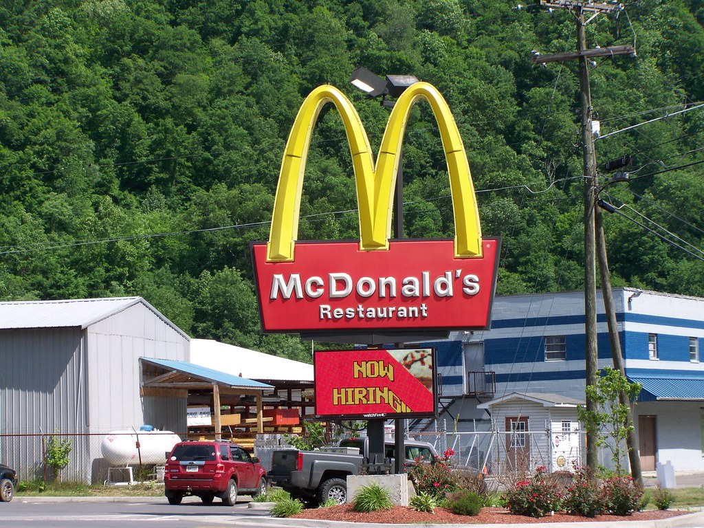 100_8008 16547 Riverside Drive,Vansant,Virginia ncokecan Flickr