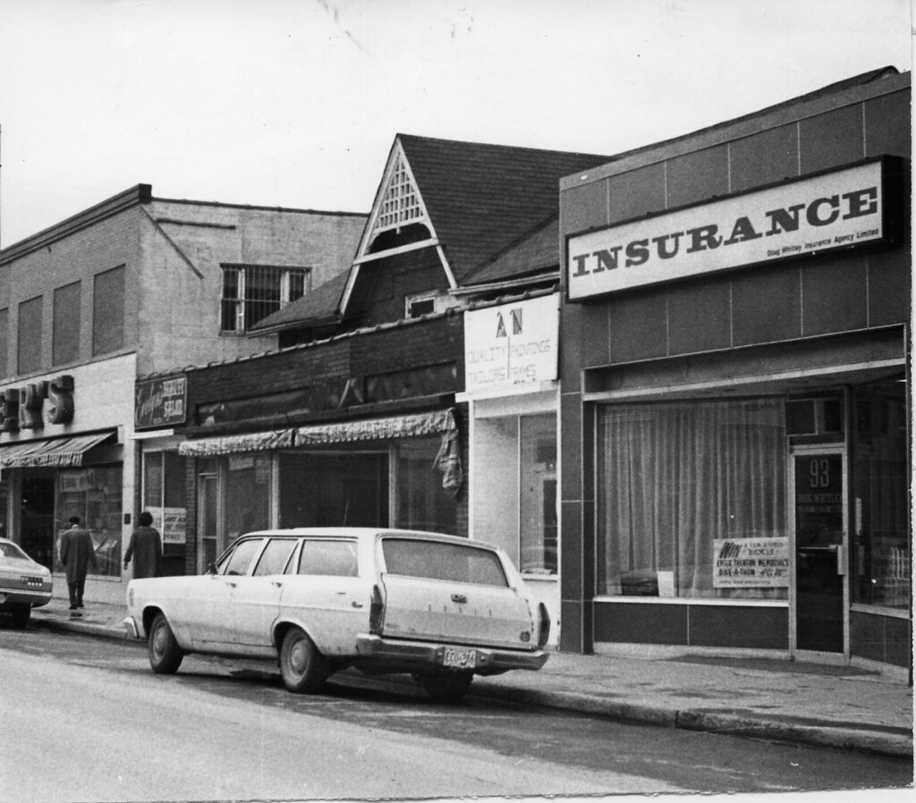 HC03572 Photo of stores on Dundas Street, Trenton, Ontario… Flickr