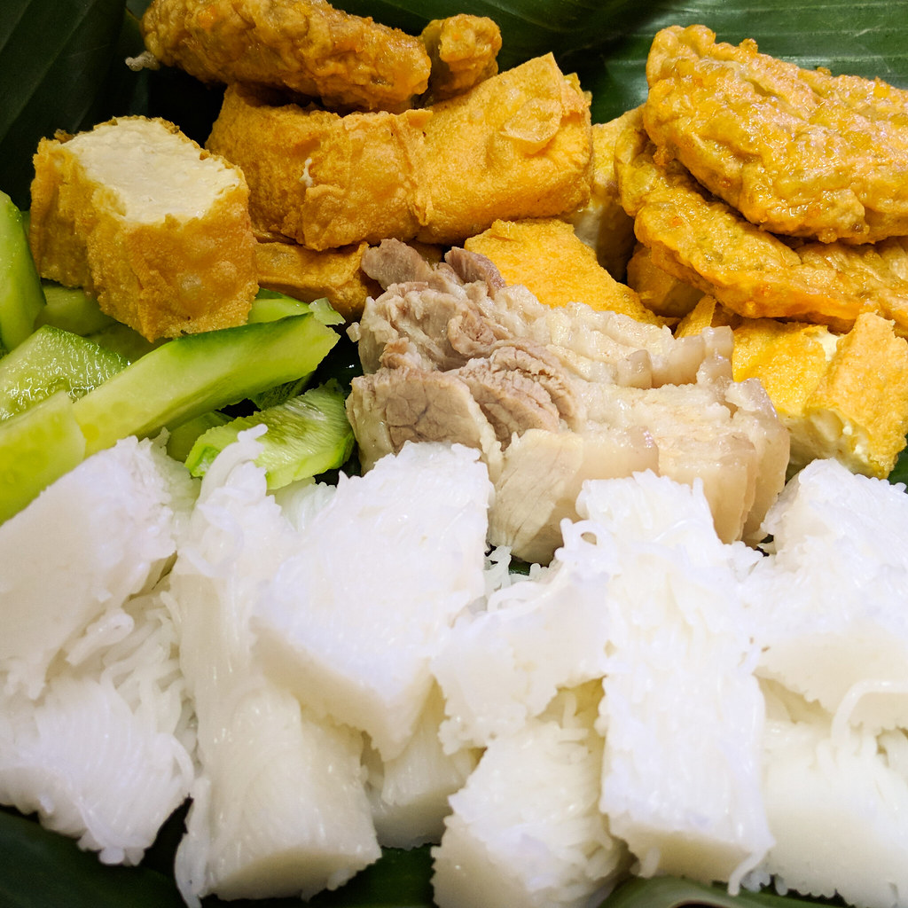 Vermicelli with fried tofu & shrimp paste Tam Vu Flickr