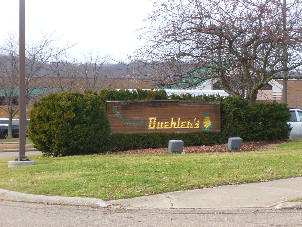 Buehler's Dover, OH (001) 3000 N Wooster Ave, Dover, OH. T… Flickr