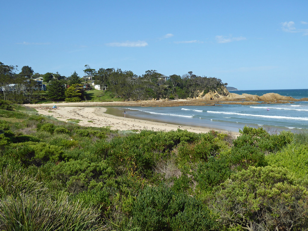 Broulee North end of North Broulee Beach, with the mouth o… Flickr