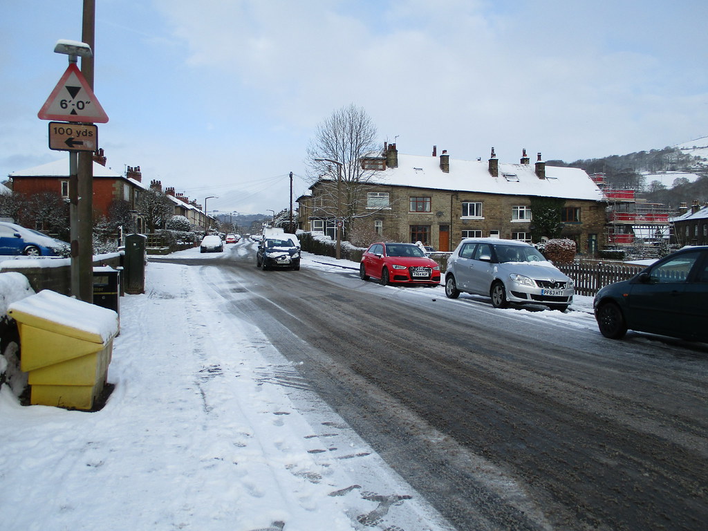 IMG_2232 Looking West along Caldene Avenue, Mytholmroyd