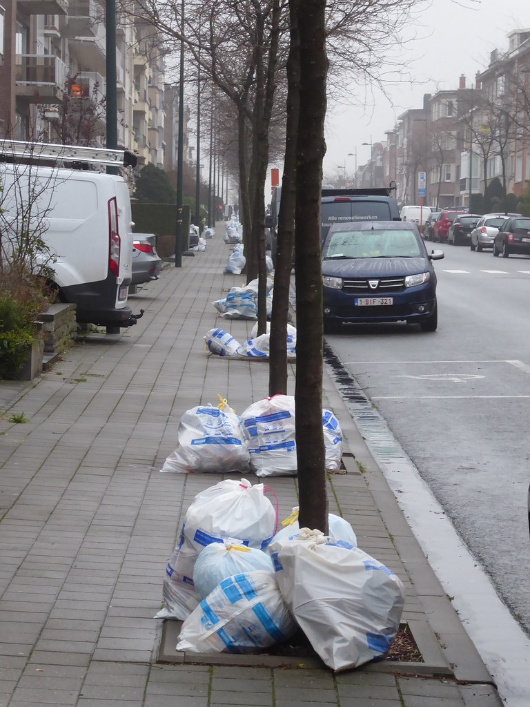 Rubbish collection day Household rubbish which cannot be r… Flickr