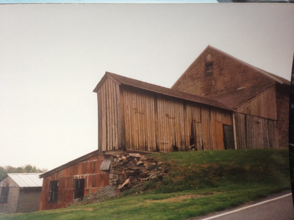 IMG_0468 Barn along Strasburg Rd in West Bradford Township… Flickr