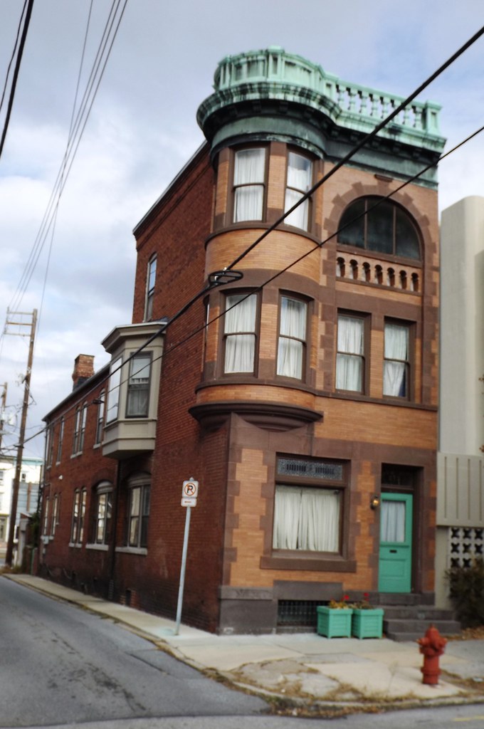 House 272 Briggs Street, Harrisburg, PA Built 1905 dfirecop Flickr