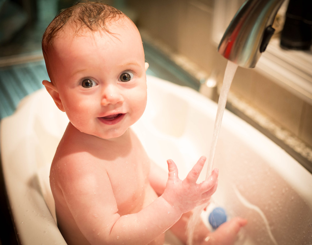 Stella's Bathtime (Almost 7 months) liveloudcreativity Flickr