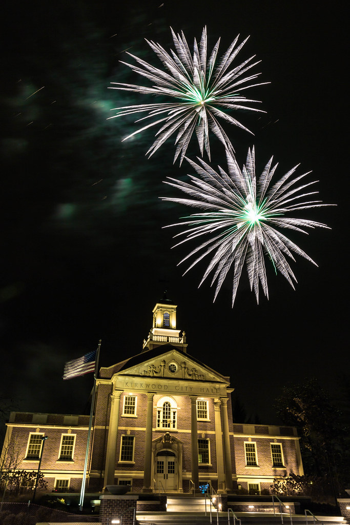 Kirkwood fireworks The annual New Year's Eve fireworks sho… Flickr
