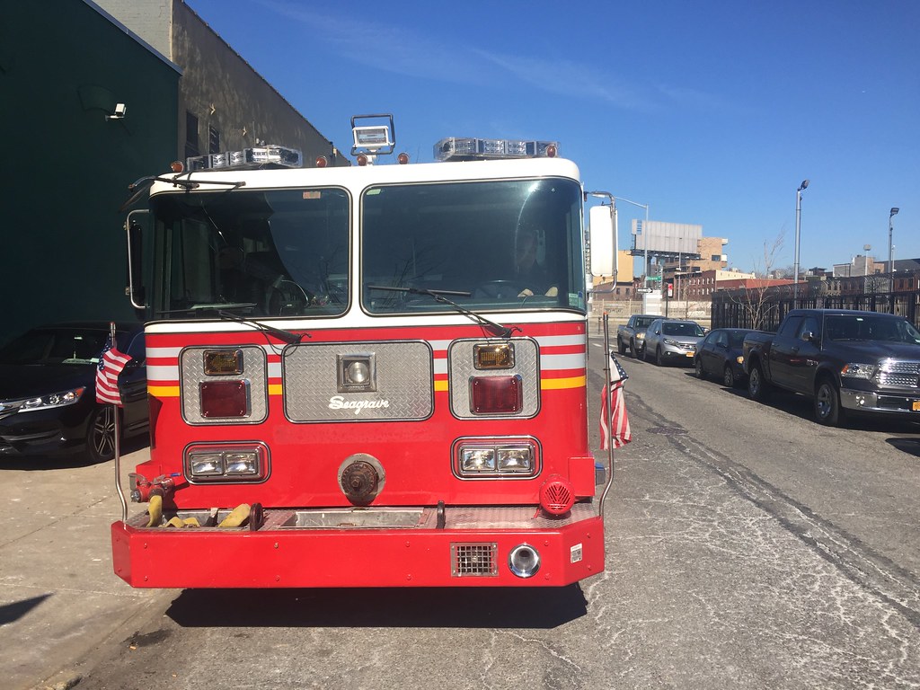 Metropolitan Fire Engine 1994 Seagrave ExFDNY Engine 242 … Flickr
