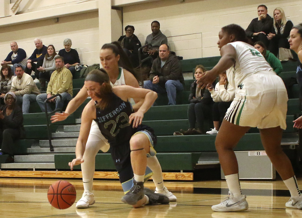 Women 172 (23) Macy Robinson vs. (20) Erin Maher. Wilming… Flickr