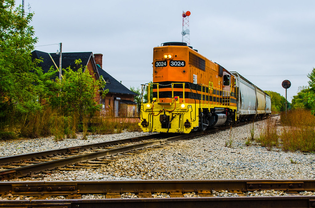 Hitting the diamond An Chicago, Fort Wayne, & Eastern