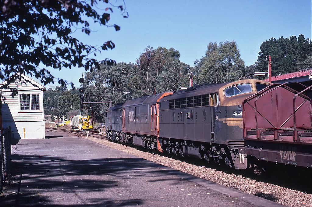 Pause at Balhannah Train 7639 from Adelaide Hills to Mebo… Flickr