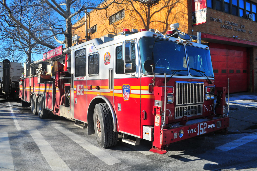 FDNY Tower Ladder 152 2012 Seagrave ST12011N Flickr