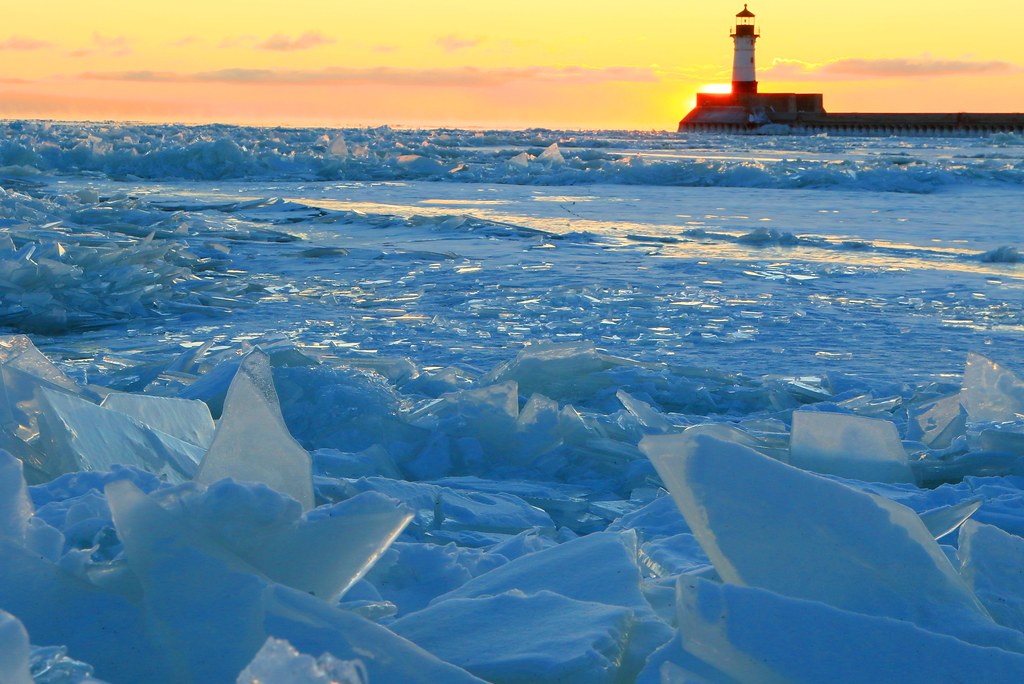 sunrise on Lake Superior in Duluth MN 854A1212 I had big p… Flickr