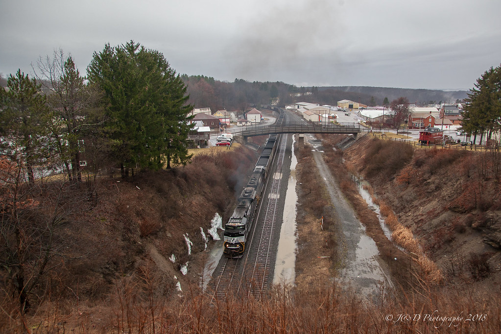 Early Mountain Morning Gallitzin, PA Eastbound NS coal d… Flickr