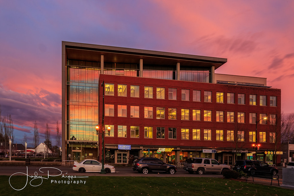 Puyallup City Hall Last night's sunset reflecting in the w… Flickr