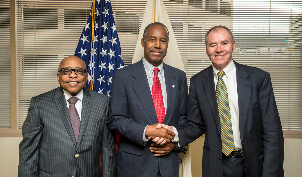 Secretary Cason visits HUD DC Field Office Secretary Cason… Flickr