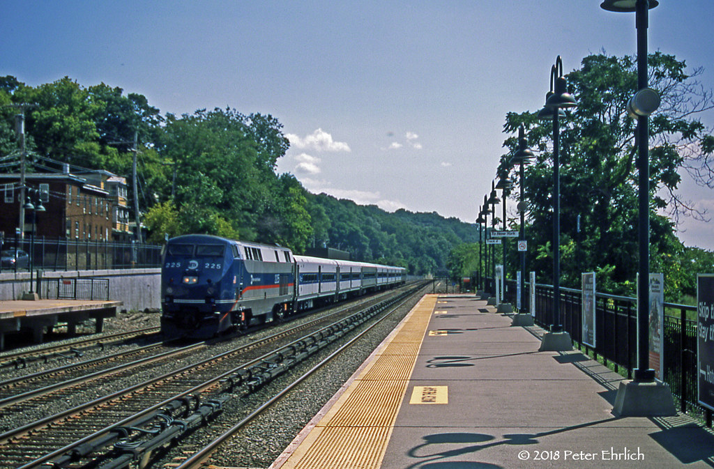 METRONORTH225 passing HastingsOnHudson OB Scan from a… Flickr