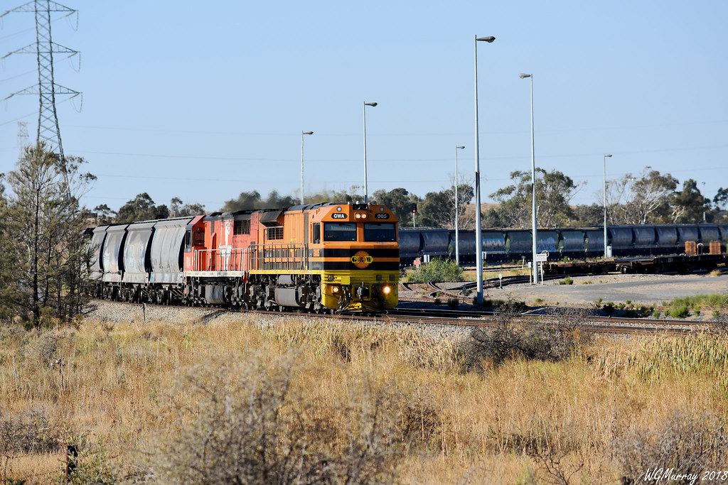 5114 5114 loaded Gladstone grain through Dry Creek South A… Flickr